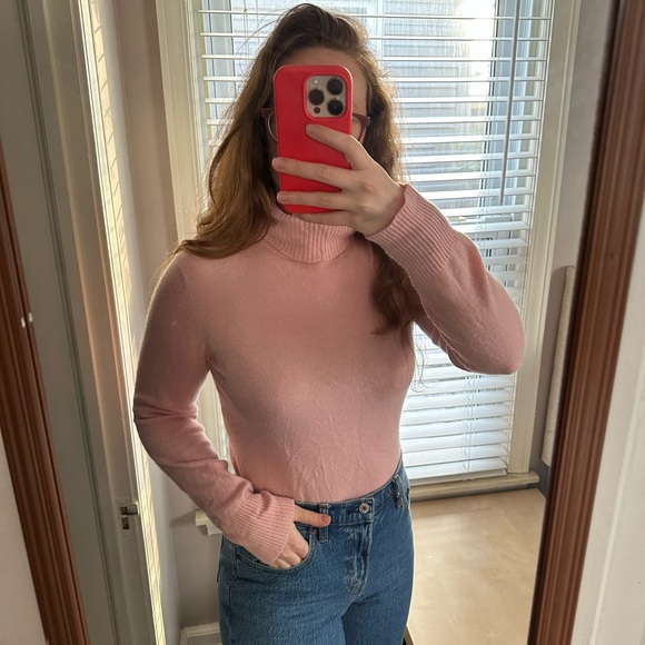 Pink 100% Cashmere Turtleneck Sweater Size Medium - Picture 1 of 8